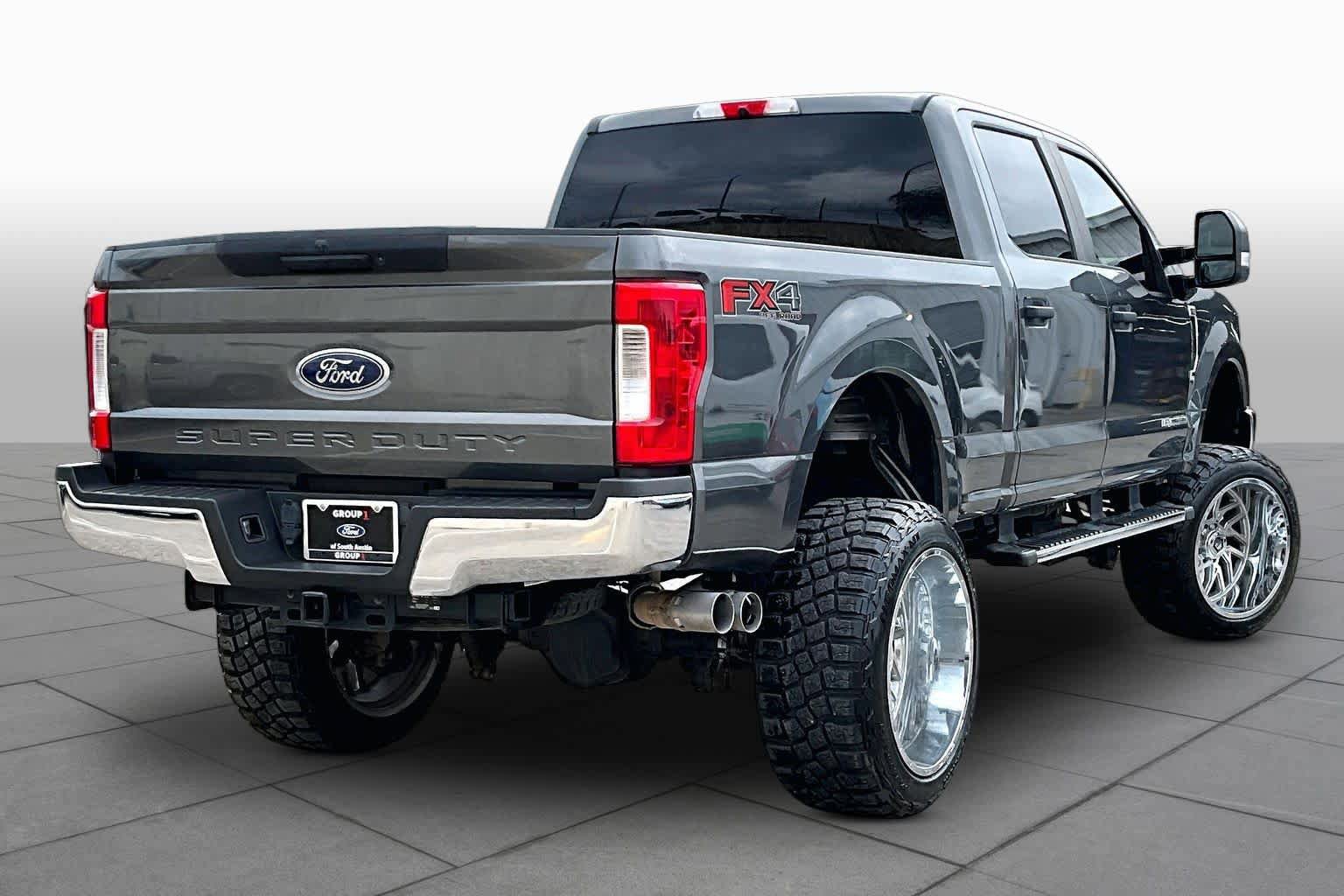 Used 2019 Ford F250 XL w/ STX Appearance Package AWD/4WD image 13