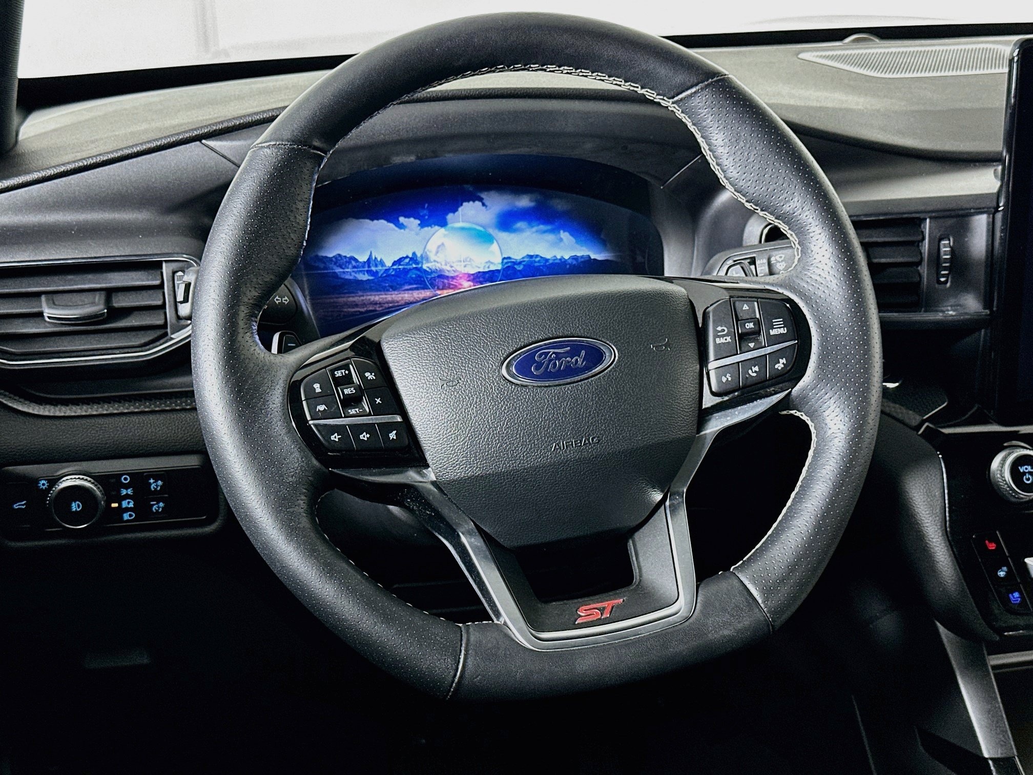Used 2023 Ford Explorer ST w/ Equipment Group 401A AWD/4WD image 18