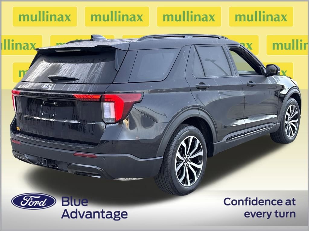 Used 2025 Ford Explorer ST-Line image 4