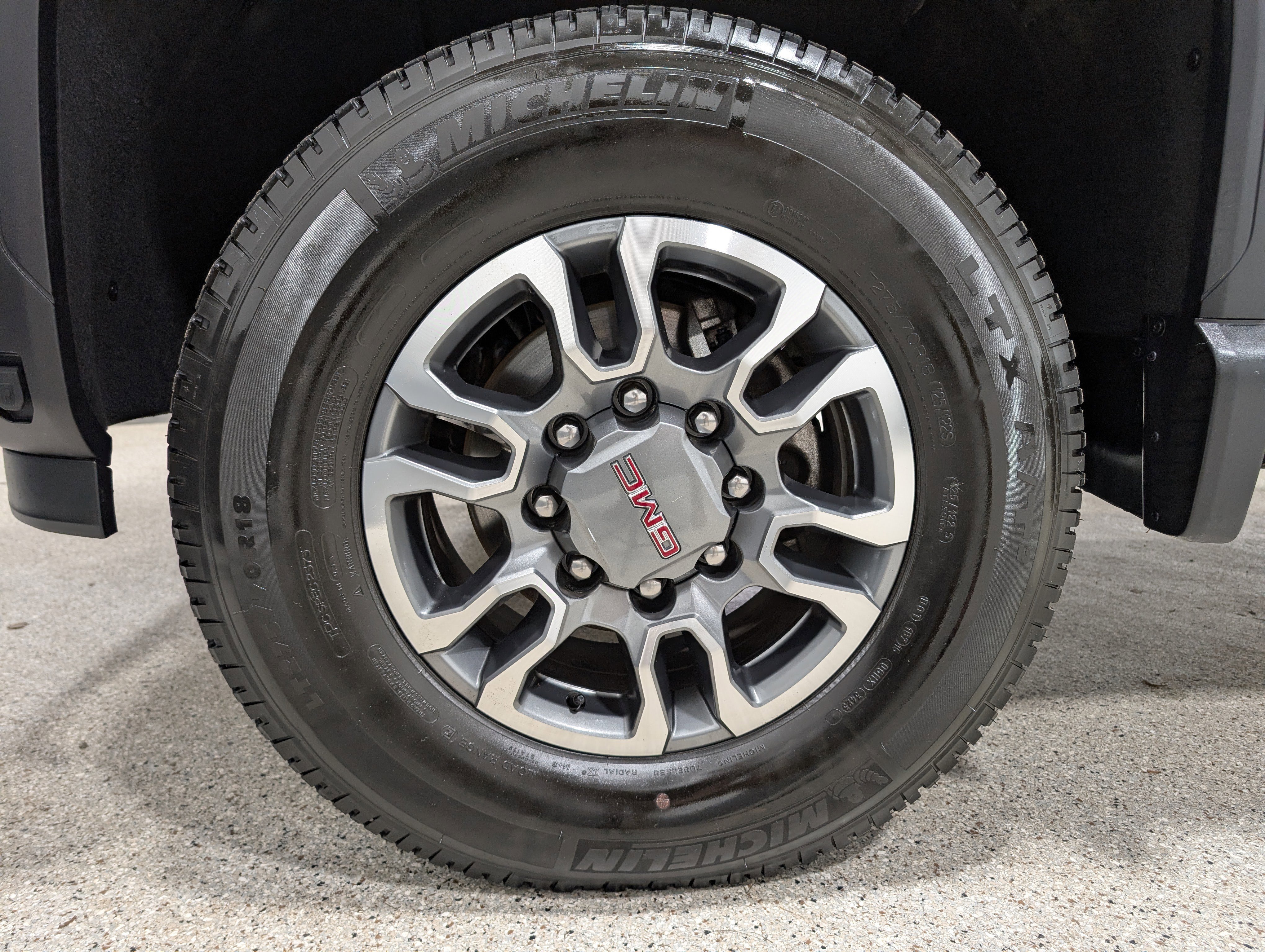 Used 2024 GMC Sierra 3500 SLT w/ SLT Convenience Package image 9