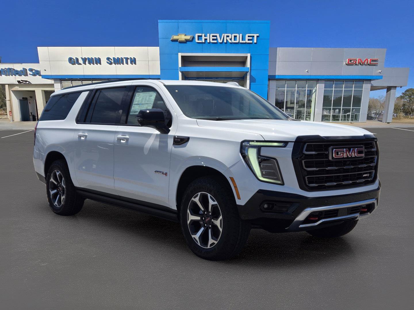 New 2026 GMC Yukon AT4 Ultimate w/ LPO, Floor Liner Package AWD/4WD image 5