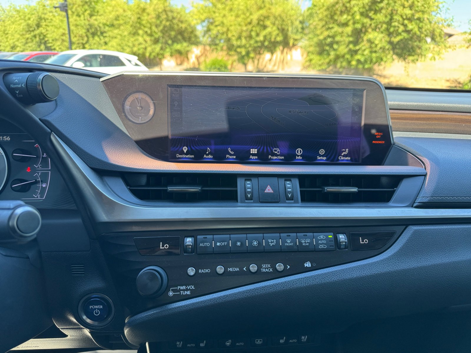 Used 2019 Lexus ES 300h w/ Luxury Package image 12