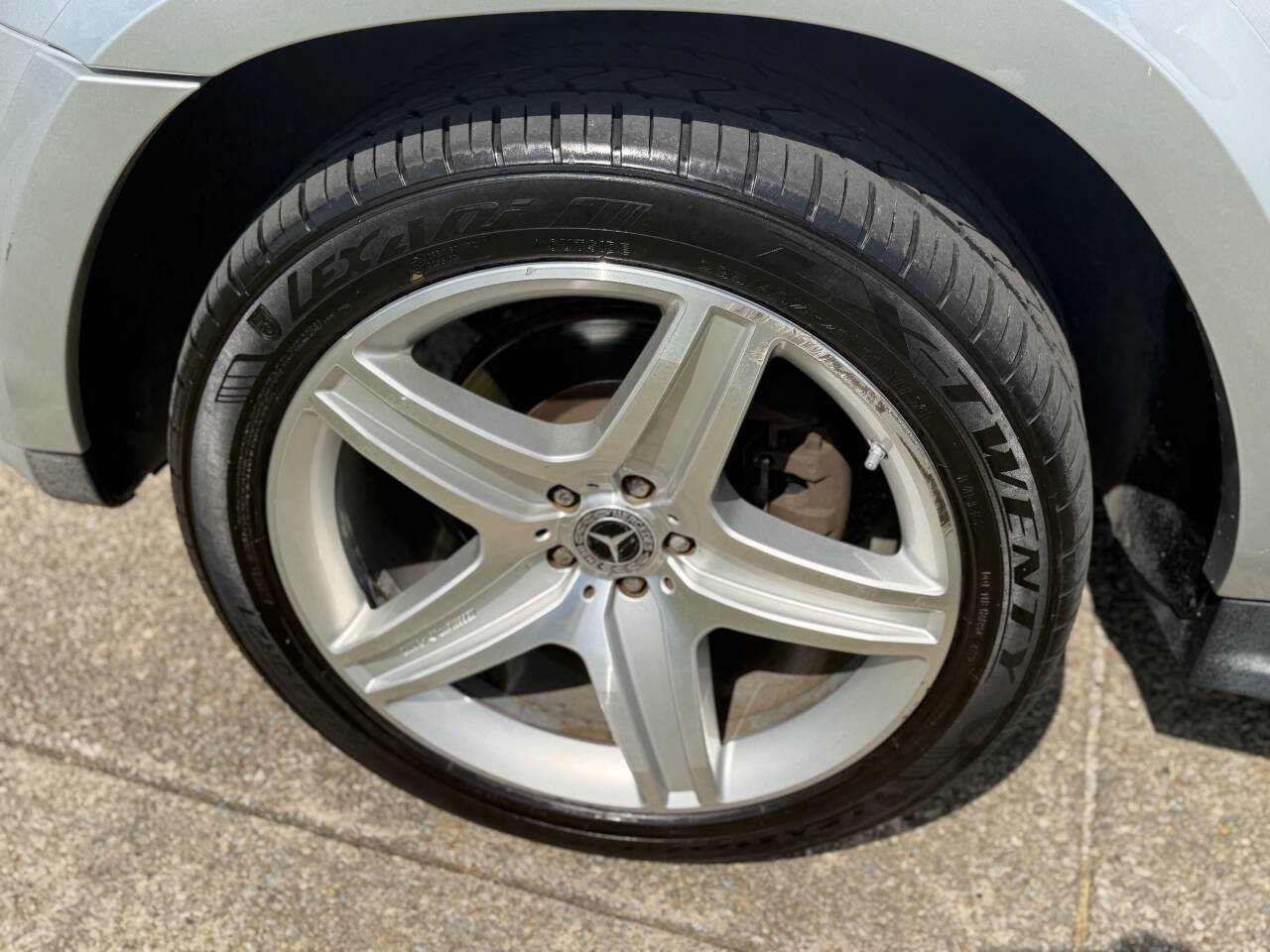 Used 2010 Mercedes-Benz GL 550 4MATIC image 38