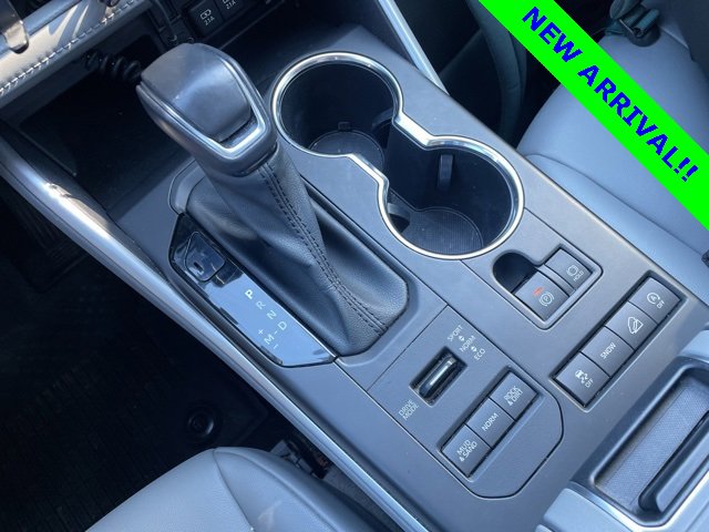 Used 2020 Toyota Highlander XLE image 10