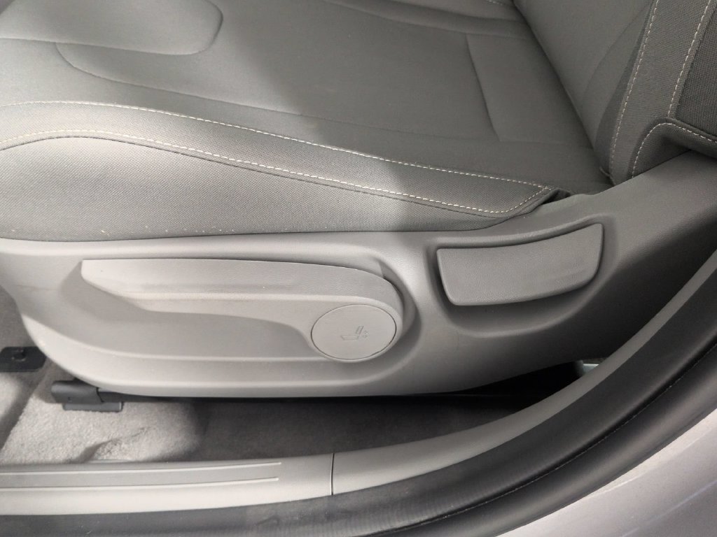 Used 2025 Hyundai Elantra Sport FWD image 27