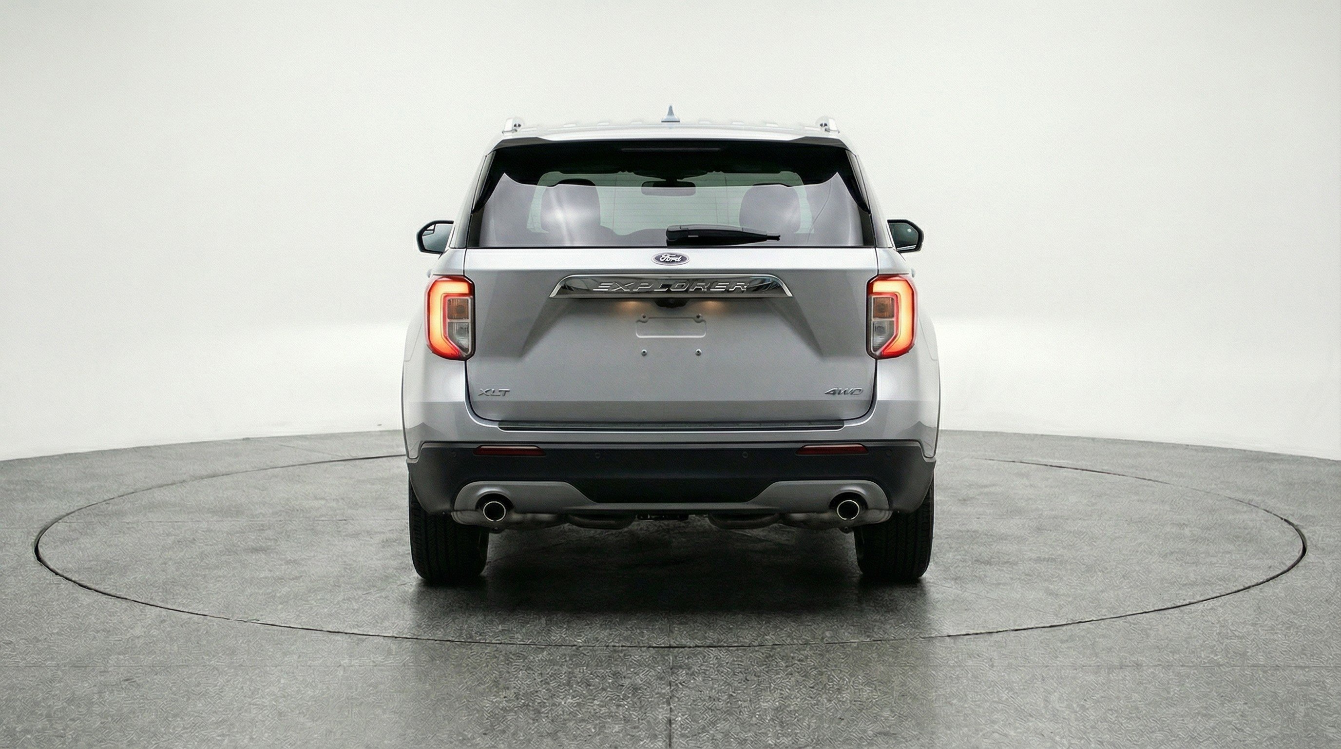 Used 2024 Ford Explorer Limited image 7