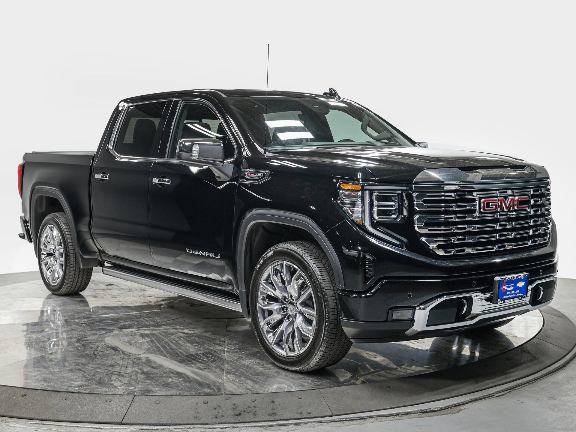 Used 2026 GMC Sierra 1500 Denali AWD/4WD image 9