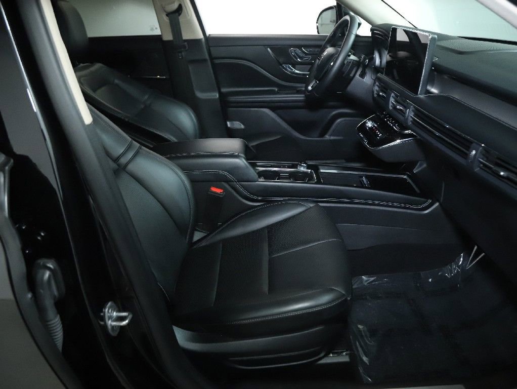 Used 2024 Lincoln Corsair AWD w/ Equipment Group 101A image 34