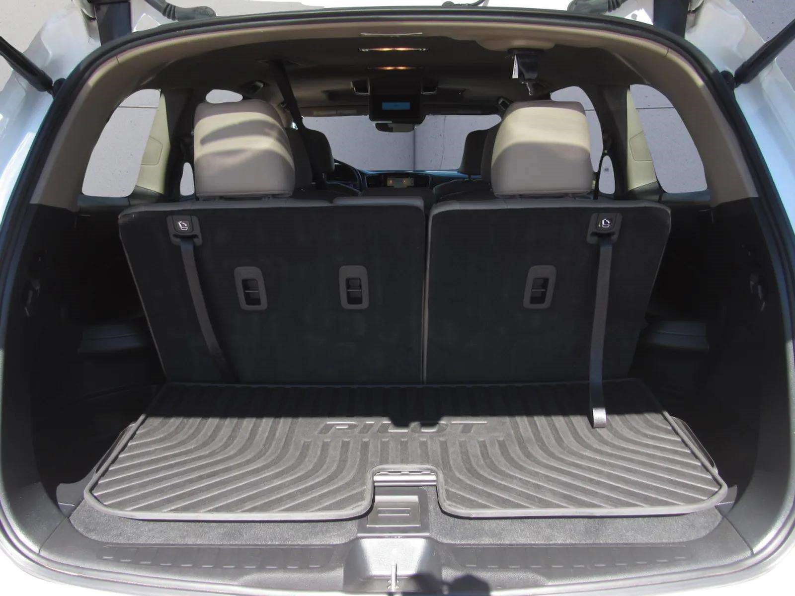 Used 2021 Honda Pilot Touring image 14