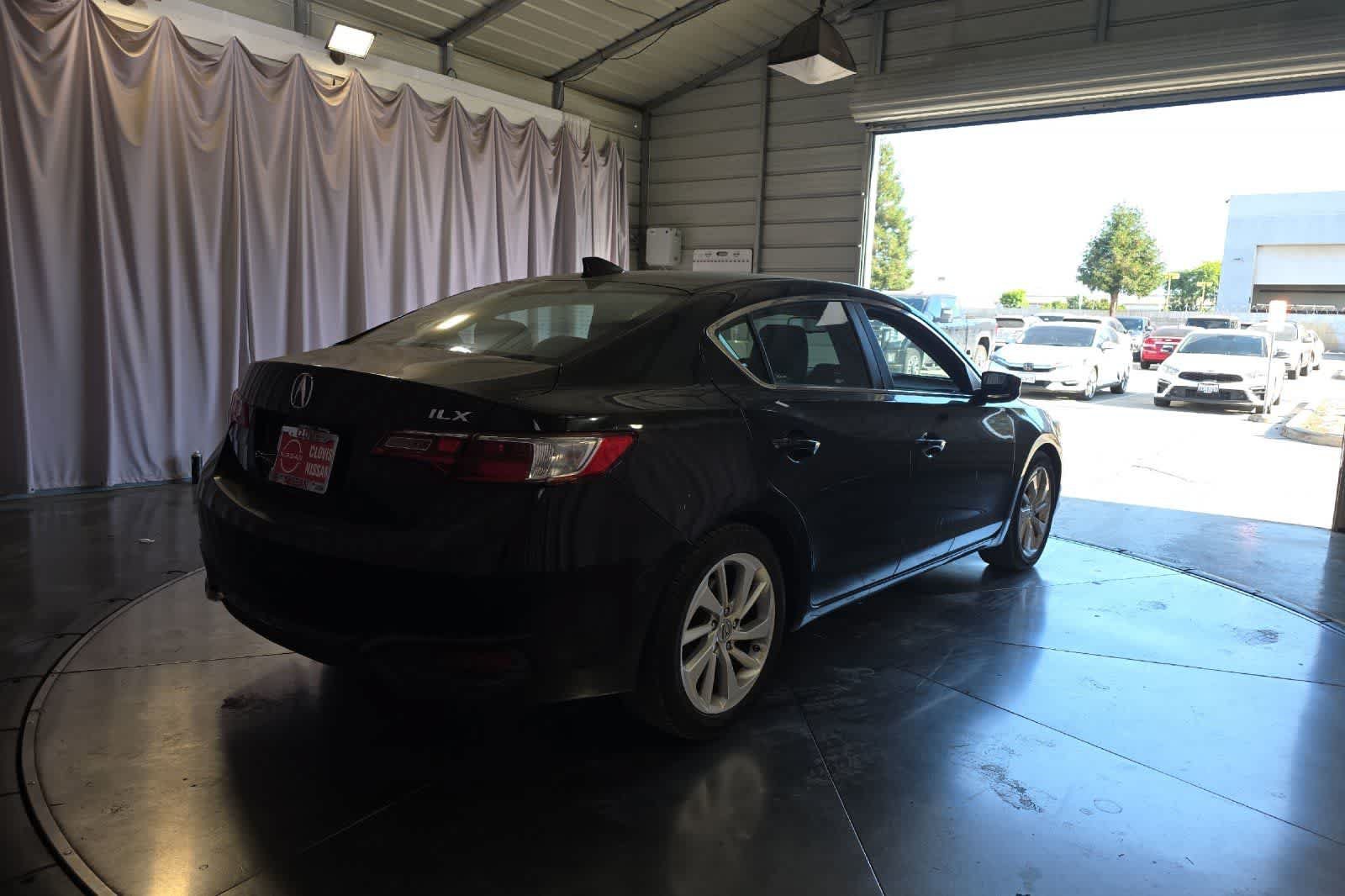 Used 2017 Acura ILX FWD image 3