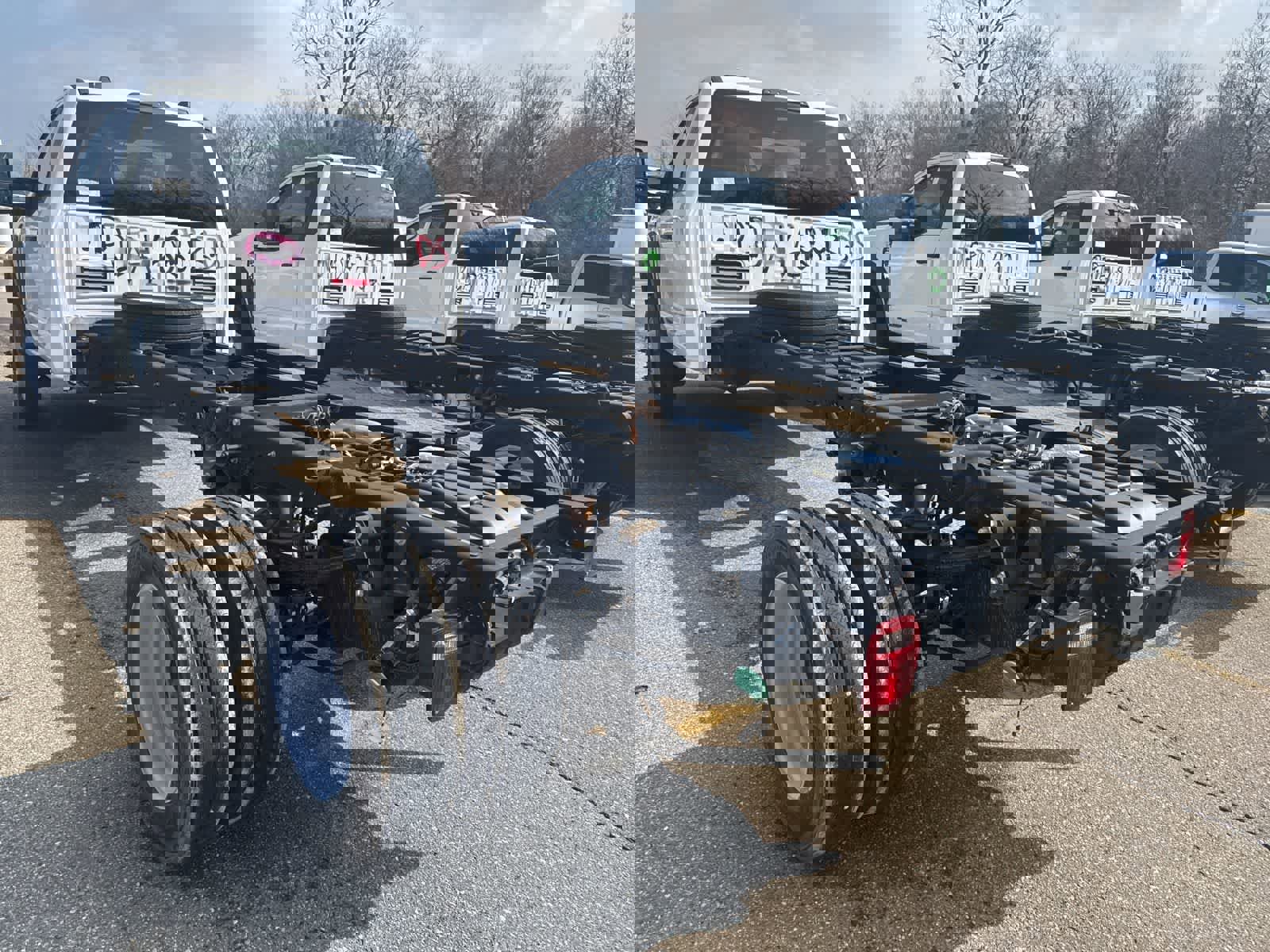 New 2023 Ford F450 XLT w/ XLT Value Package image 9