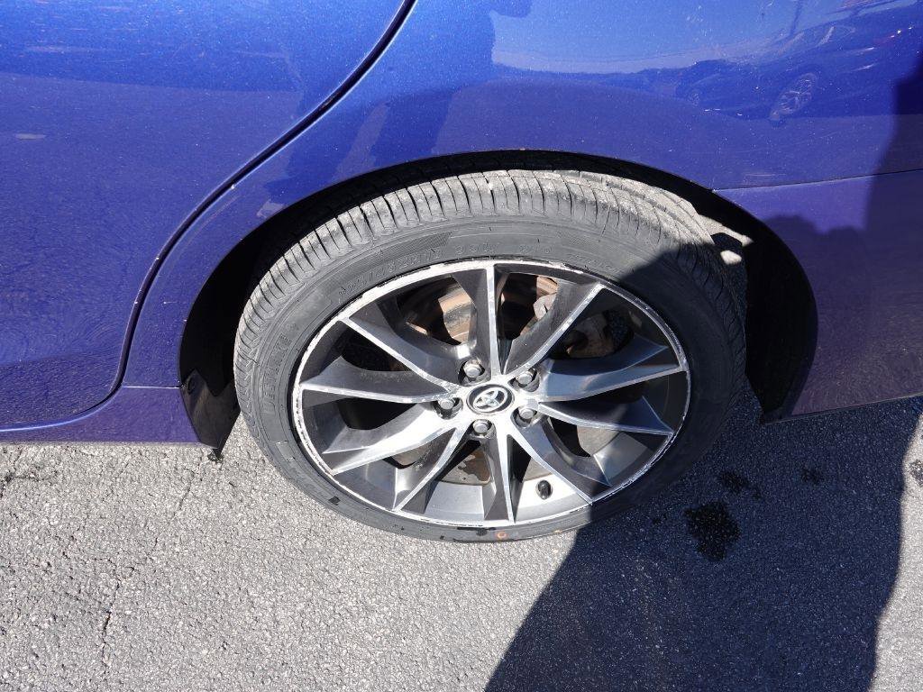 Used 2015 Toyota Camry XSE w/ Moonroof Package image 35