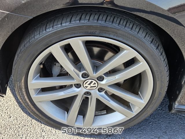 Used 2017 Volkswagen Passat 1.8T R-Line w/ R-Line Lighting Package FWD image 16