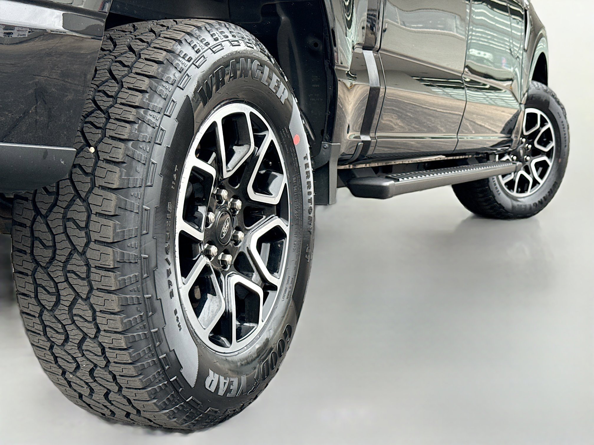 Certified 2022 Ford F150 XLT w/ Equipment Group 302A High image 18