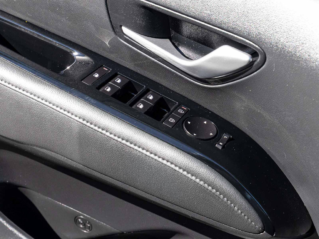 Used 2025 Hyundai Santa Cruz SEL AWD/4WD image 12
