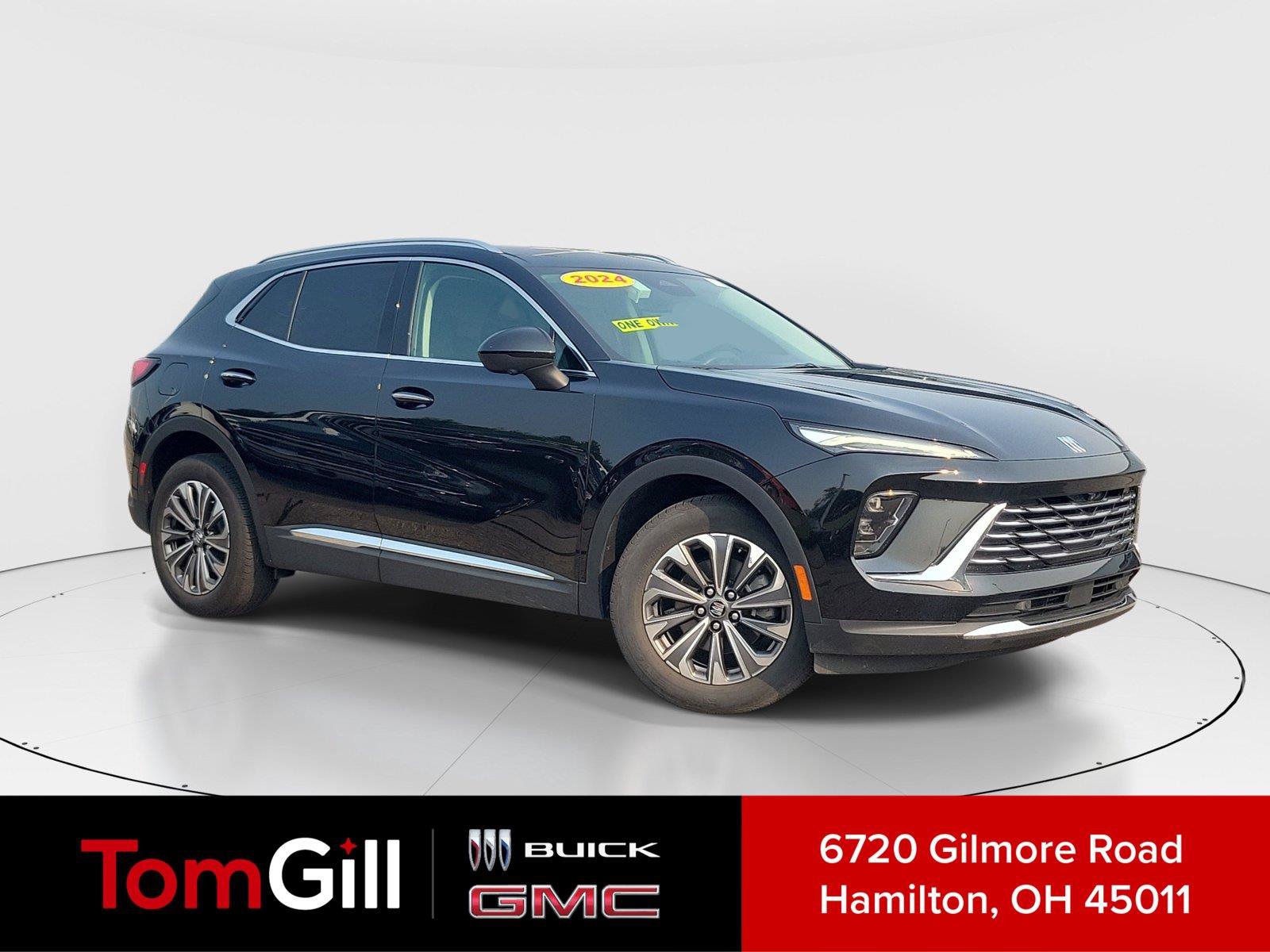 Used 2024 Buick Envision Preferred AWD/4WD image 1