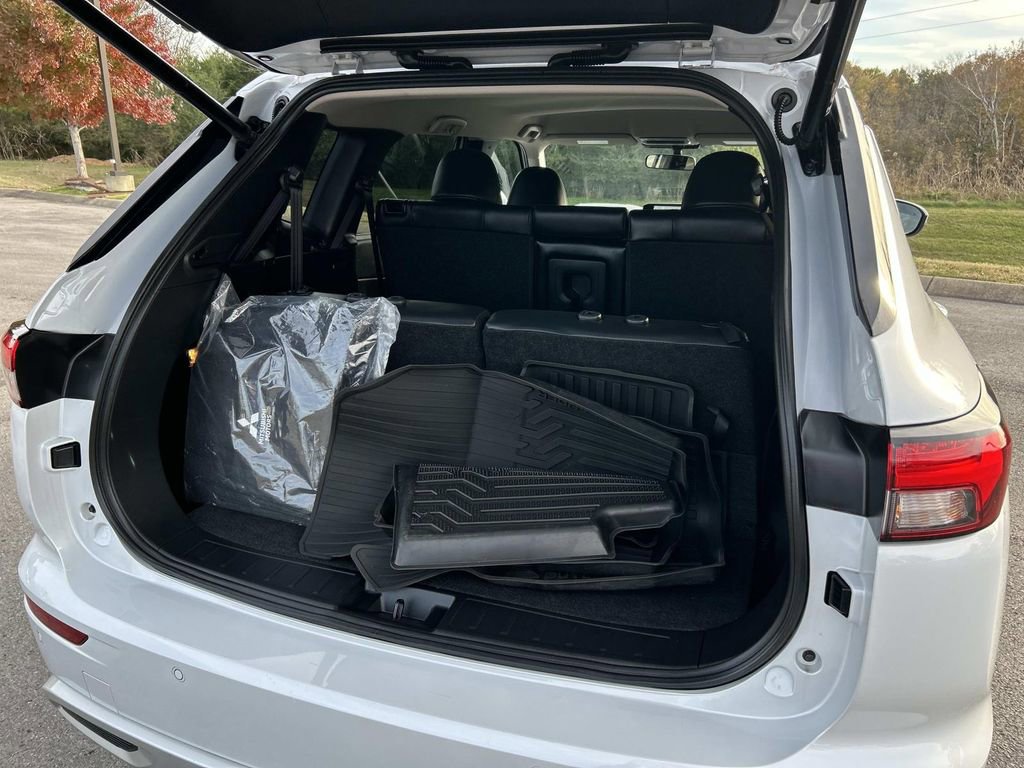 Used 2024 Mitsubishi Outlander SE image 13