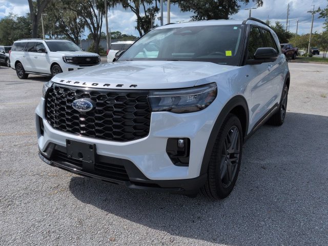 New 2026 Ford Explorer ST-Line w/ ST-Line Street Pack RWD image 9