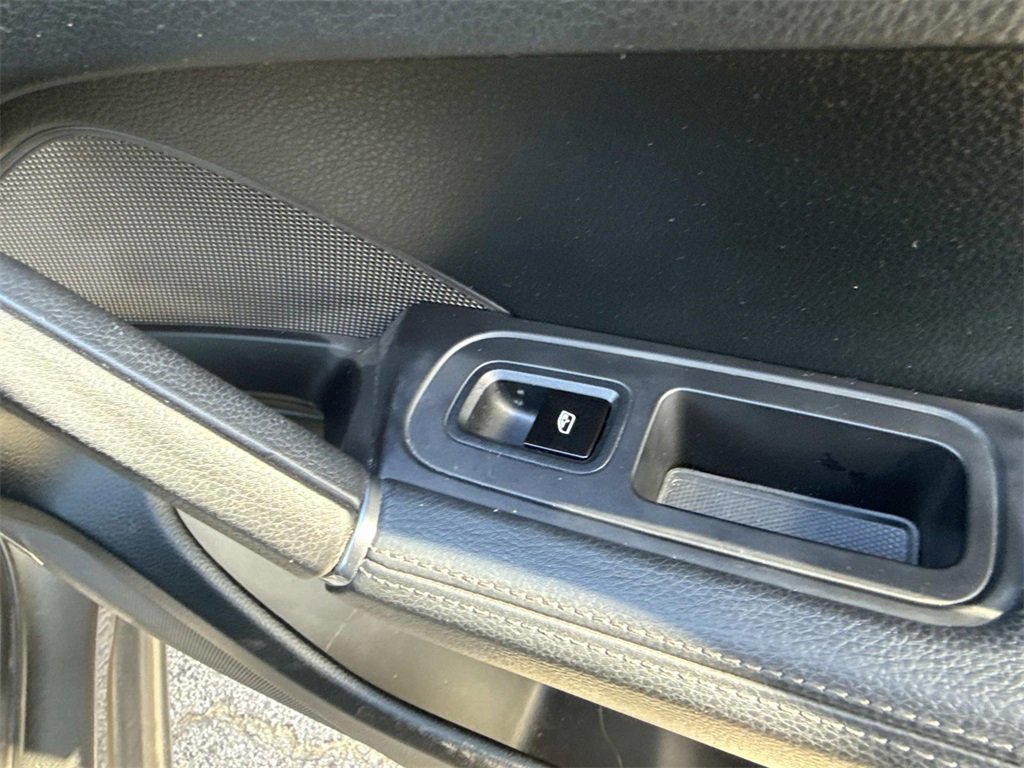 Used 2019 Porsche Cayenne image 32