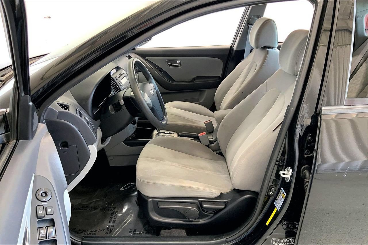 Used 2010 Hyundai Elantra GLS FWD image 18