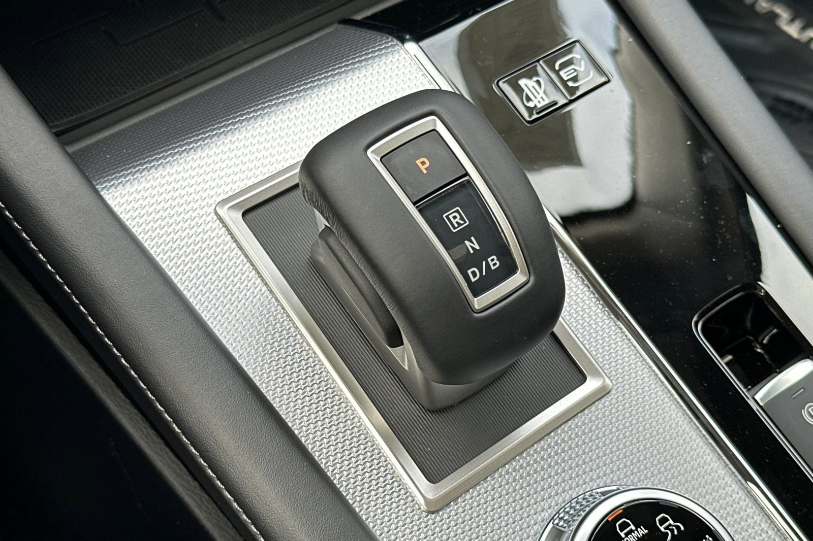 New 2025 Mitsubishi Outlander SEL image 21