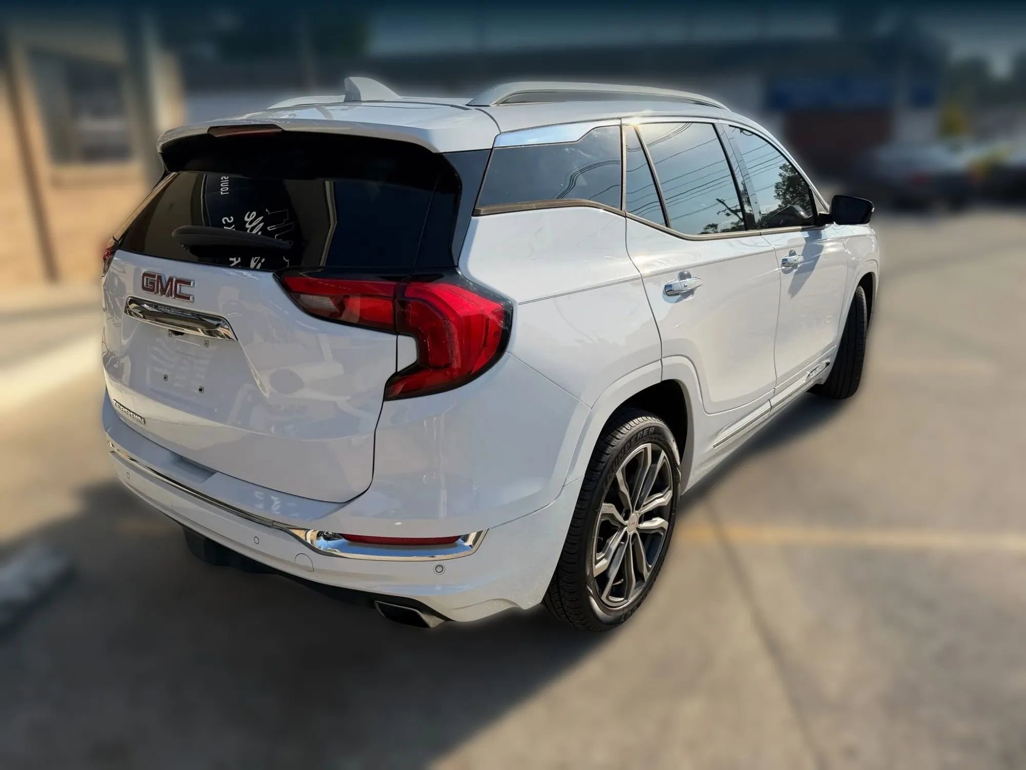 Used 2019 GMC Terrain Denali w/ Advanced Safety Package image 7
