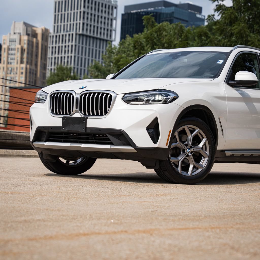 Used 2023 BMW X3 xDrive30i w/ Premium Package AWD/4WD image 2