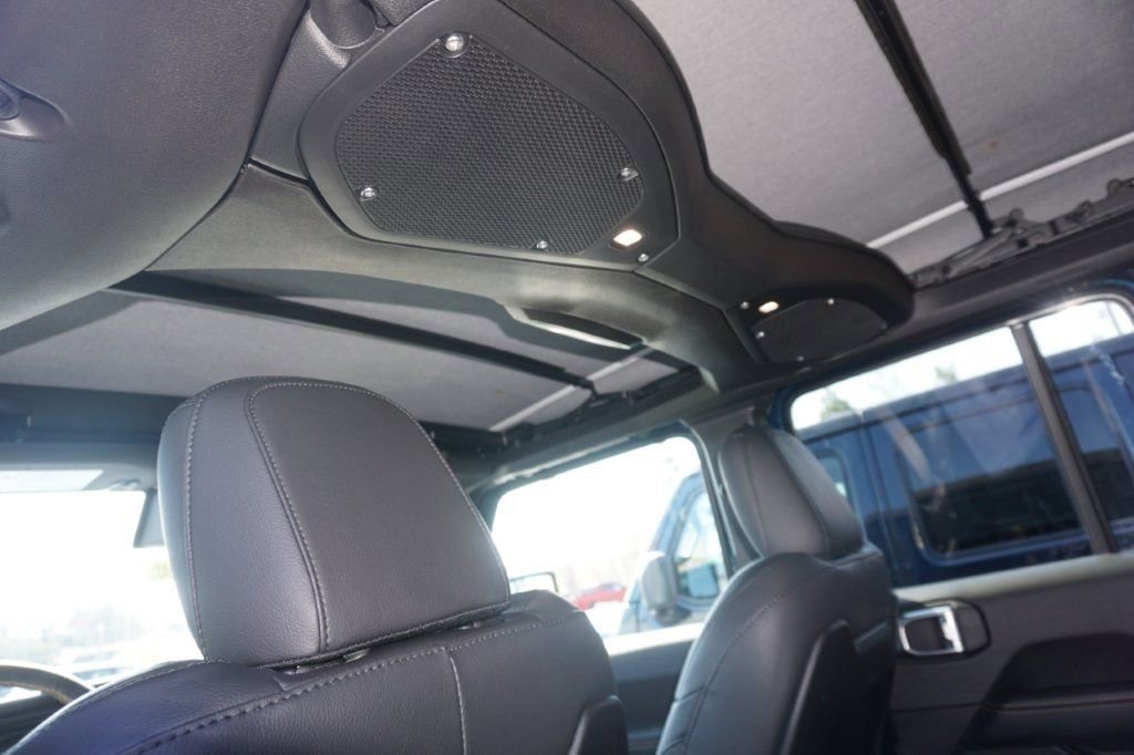 New 2025 Jeep Wrangler Unlimited Sahara image 32