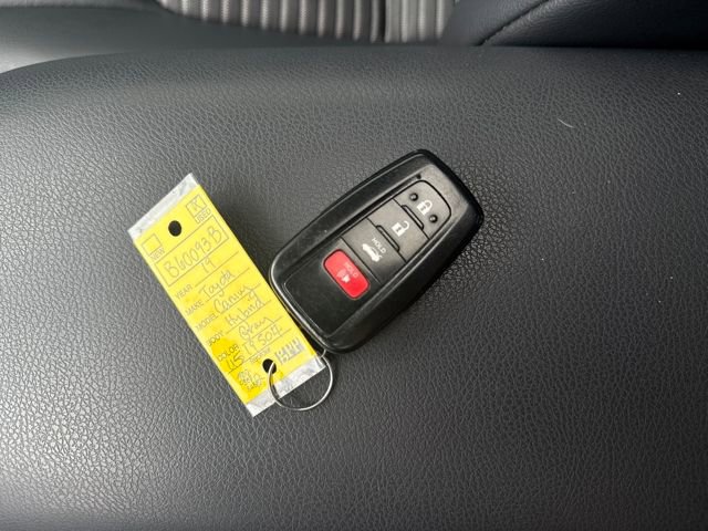 Used 2019 Toyota Camry SE w/ Sunroof Package image 26