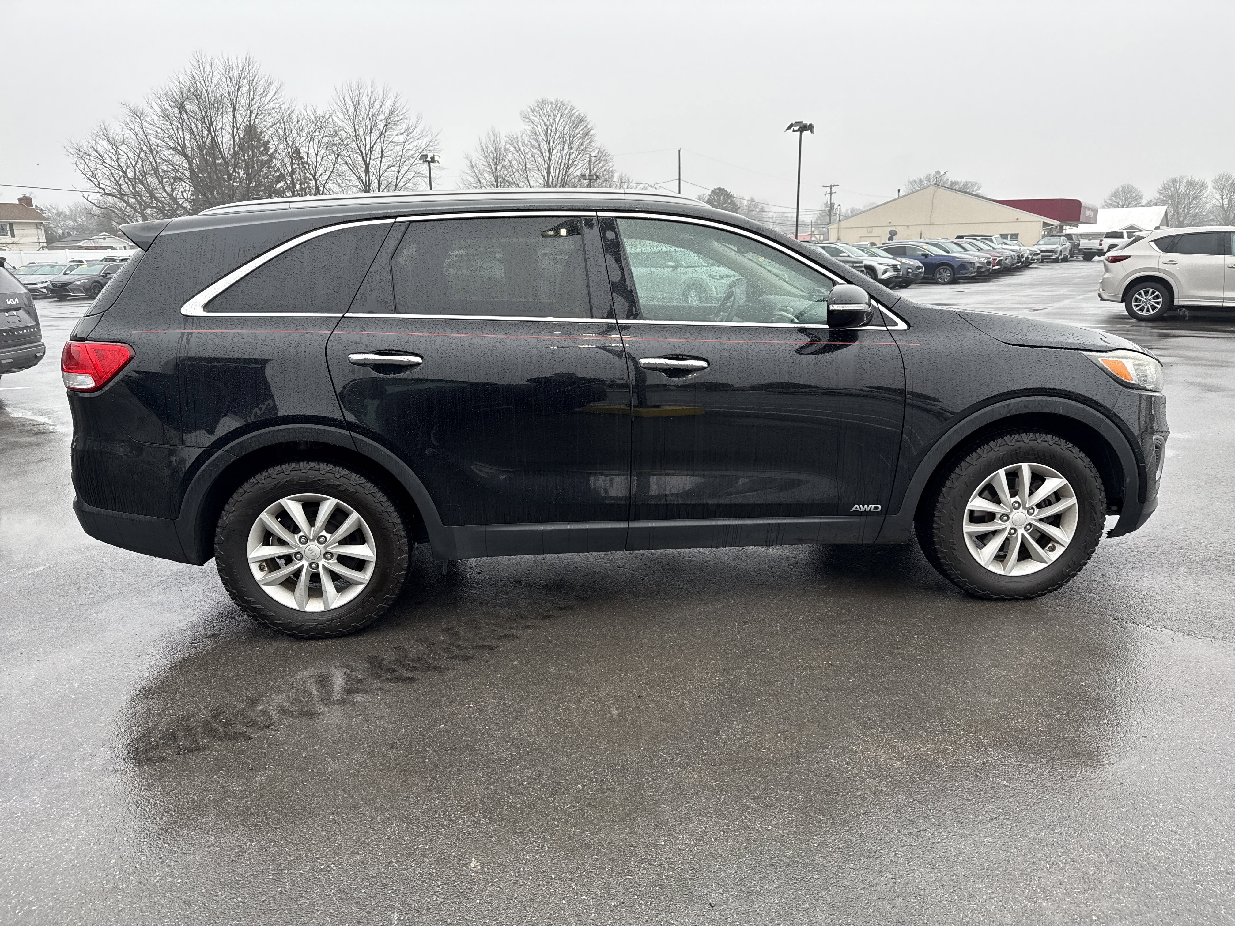 Used 2016 Kia Sorento LX w/ LX Convenience Package image 2