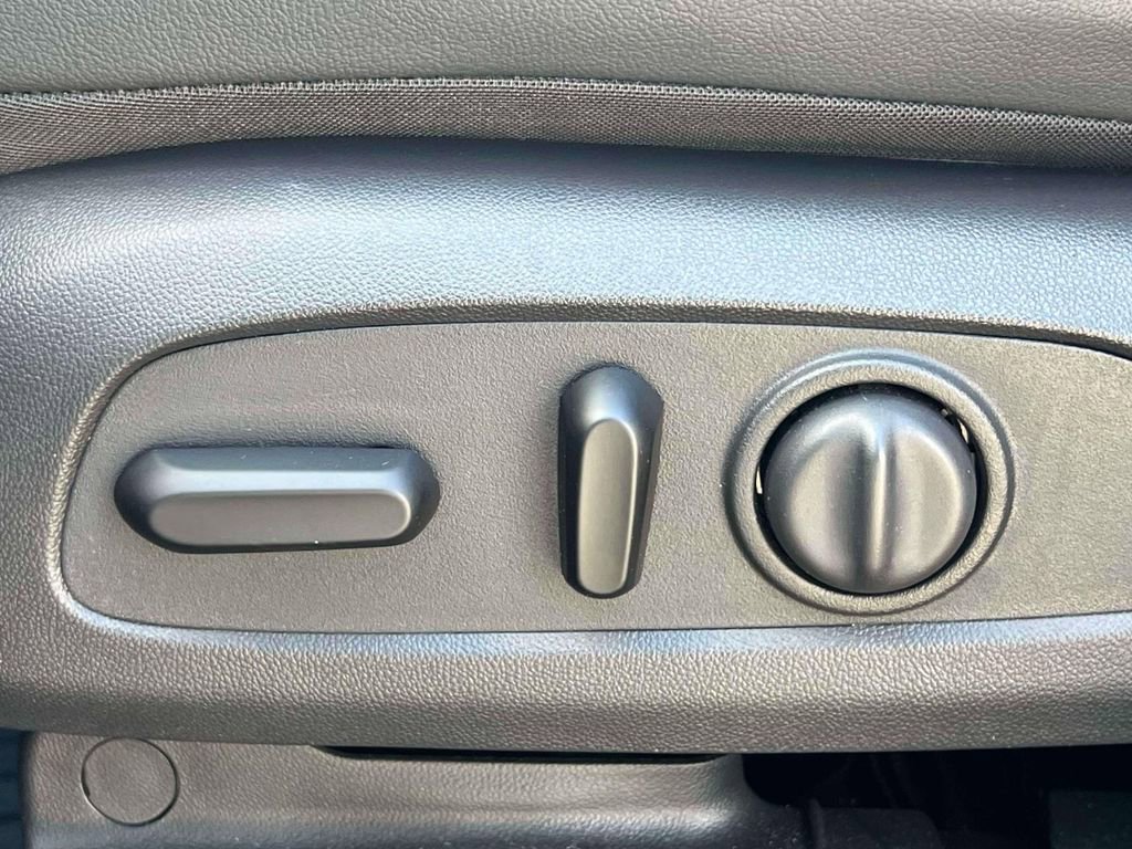 Used 2023 Chevrolet TrailBlazer ACTIV w/ Sun and Liftgate Package AWD/4WD image 19