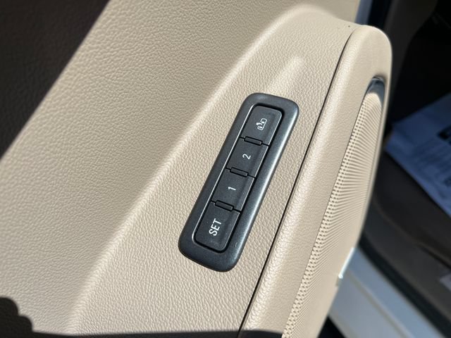 Used 2015 Chevrolet Suburban LT AWD/4WD image 14