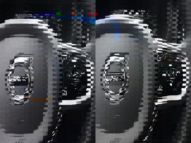 Certified 2023 Volvo XC60 B5 Ultimate image 15