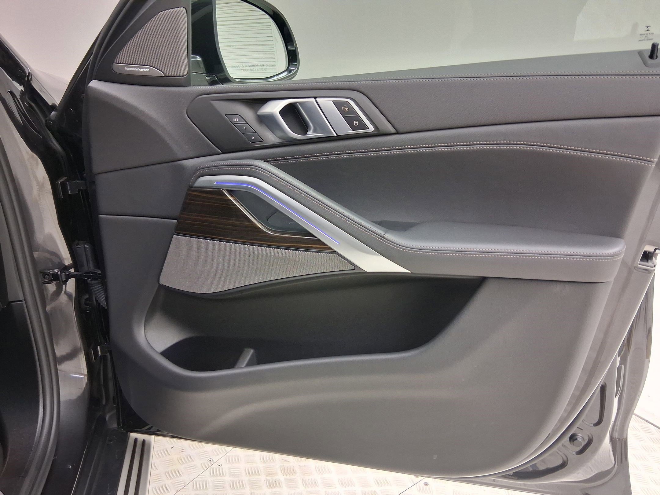 Used 2021 BMW X6 sDrive40i w/ Executive Package RWD image 34