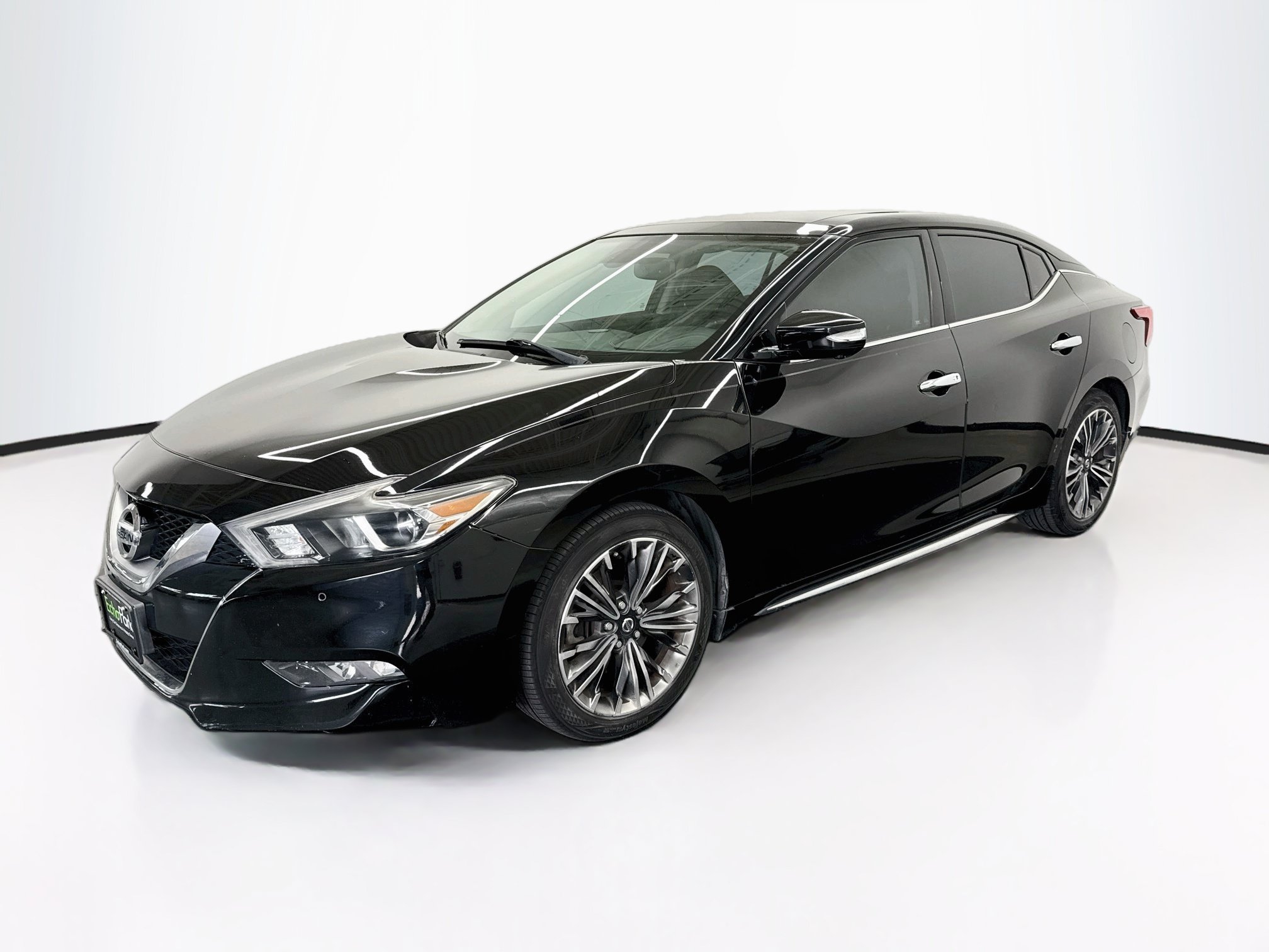 Used 2017 Nissan Maxima Platinum w/ Medallion Package FWD image 3