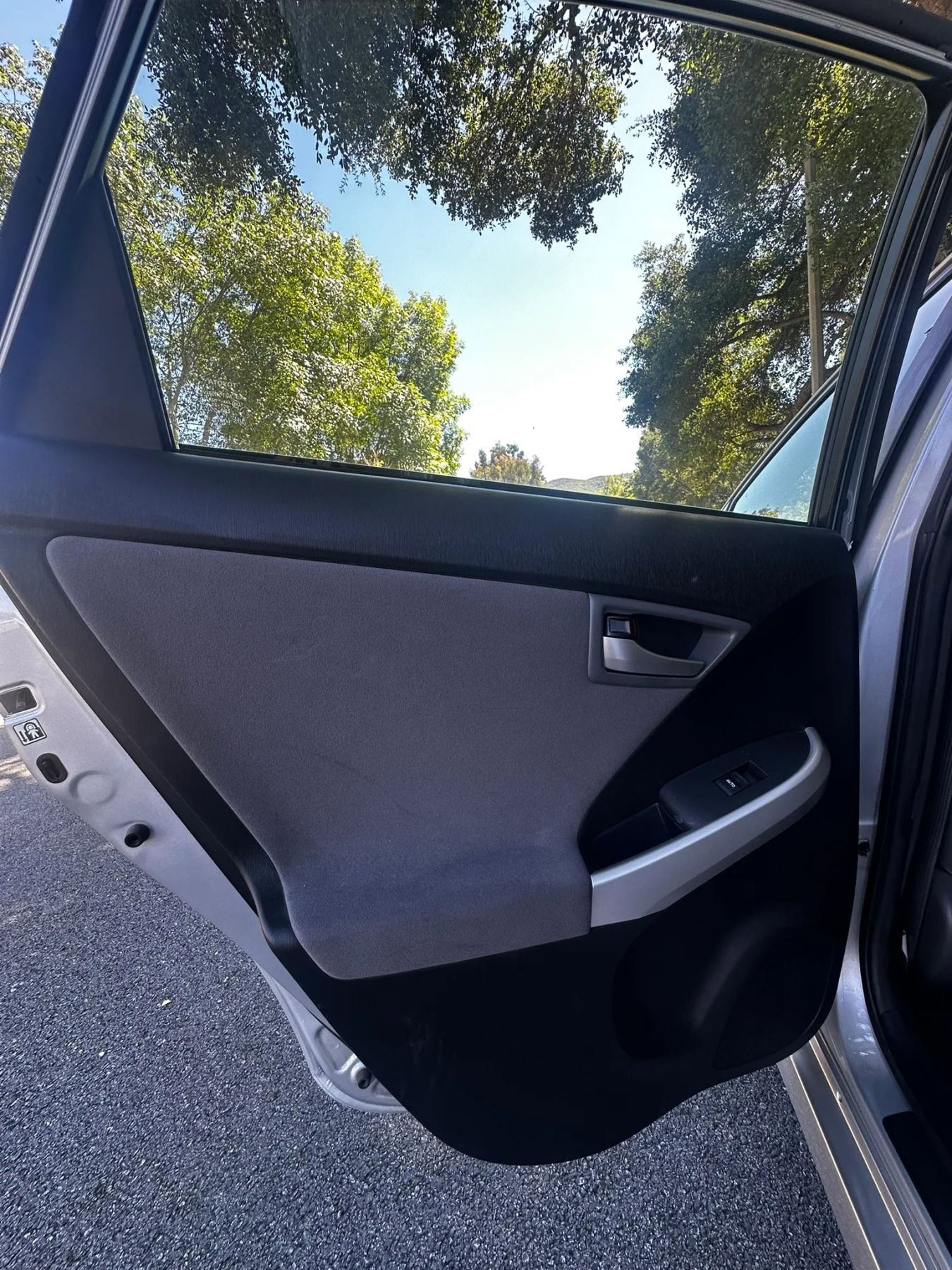 Used 2015 Toyota Prius Three image 8