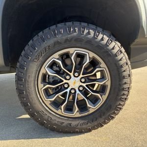 Used 2022 Chevrolet Colorado ZR2 image 20