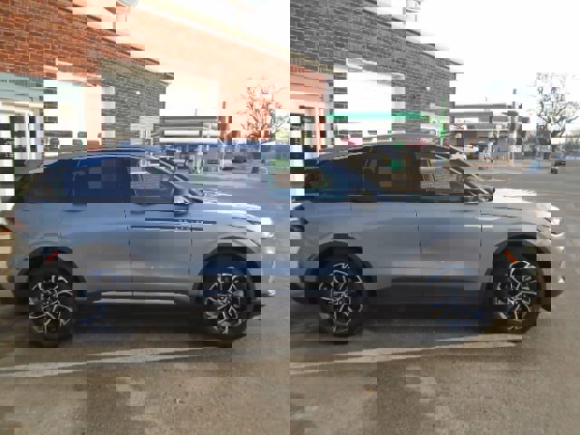 Used 2025 Lincoln Nautilus Premier image 11