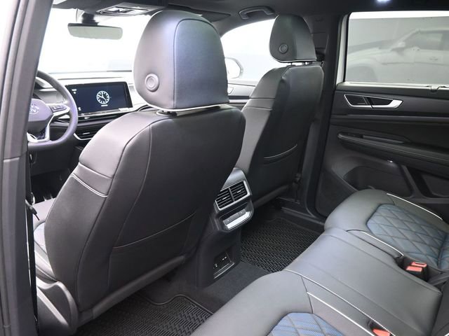 New 2026 Volkswagen Atlas Cross Sport SEL Premium R-Line image 2