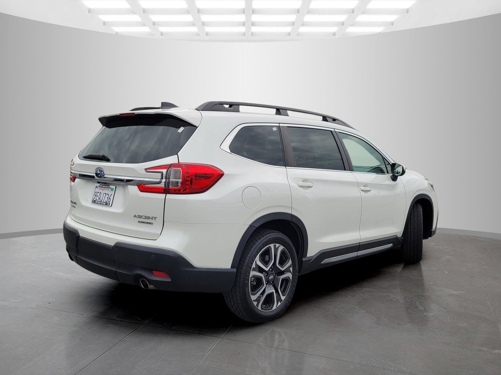 Used 2023 Subaru Ascent Limited AWD/4WD image 6