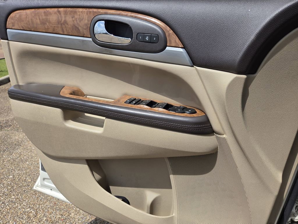 Used 2011 Buick Enclave CXL image 14