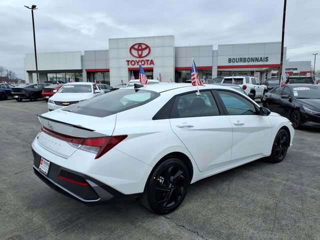 Used 2026 Hyundai Elantra Sport image 3