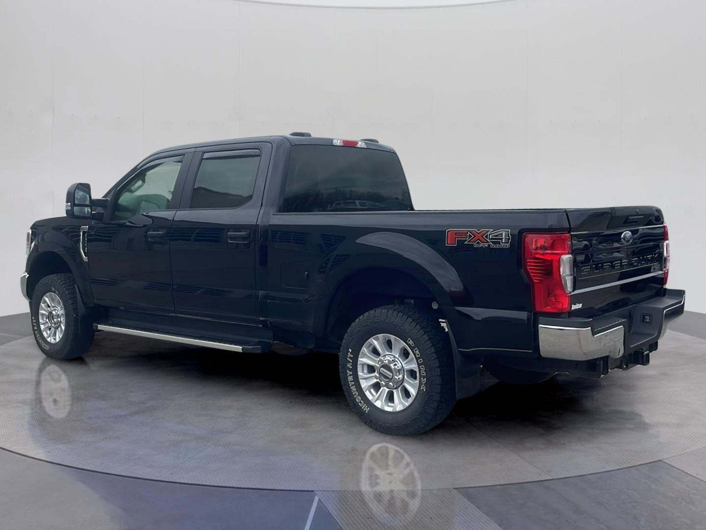Used 2022 Ford F250 XL w/ STX Appearance Package image 3