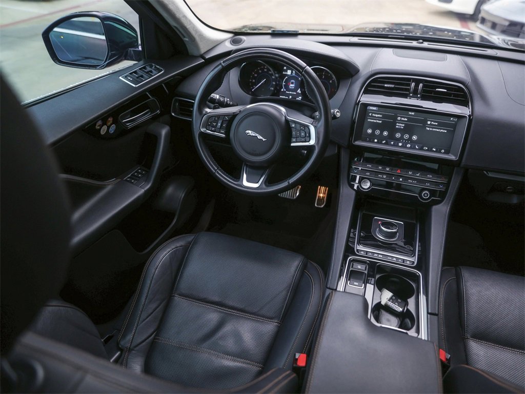 Used 2019 Jaguar F-PACE Prestige image 34