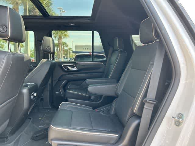 Used 2023 GMC Yukon SLT AWD/4WD image 9