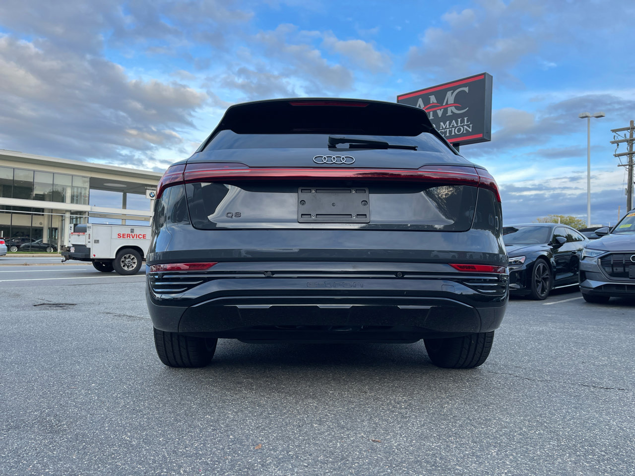 Used 2024 Audi Q8 e-tron Premium Plus w/ Premium Plus Package image 17