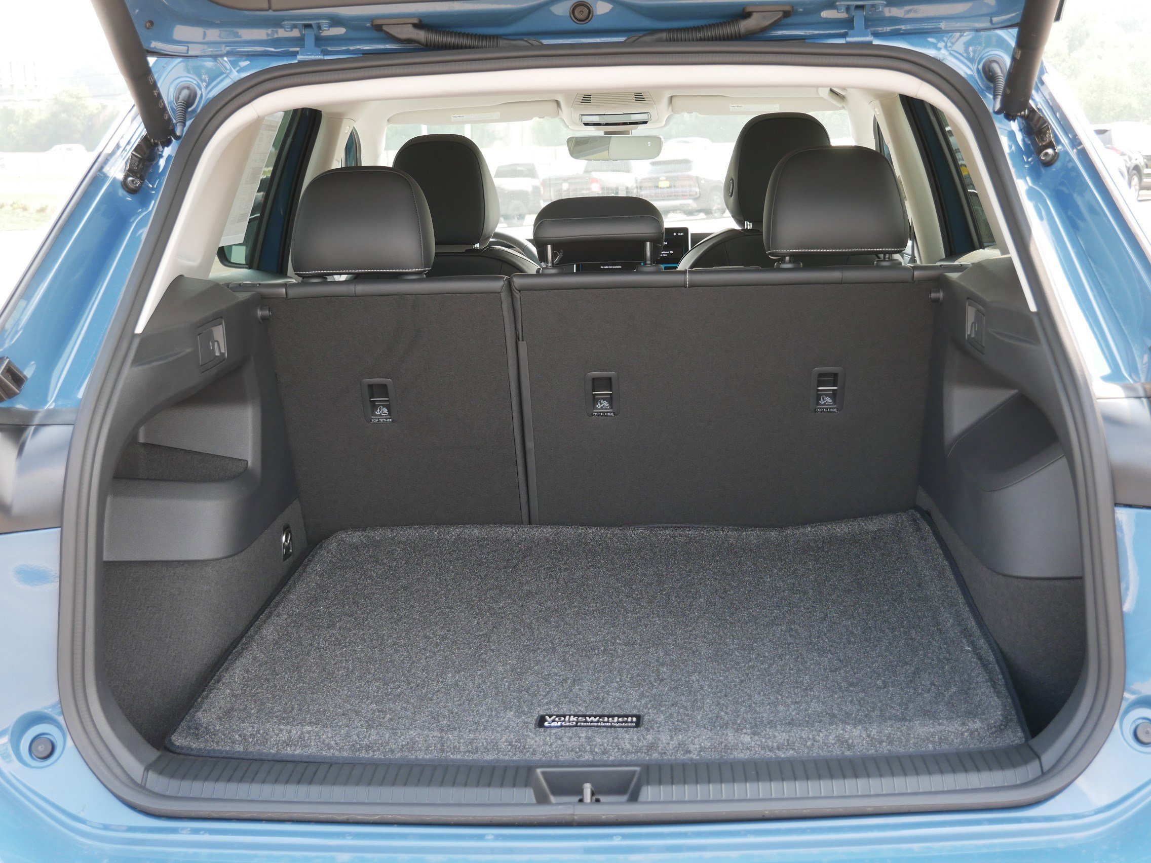 Certified 2025 Volkswagen Tiguan SE image 5