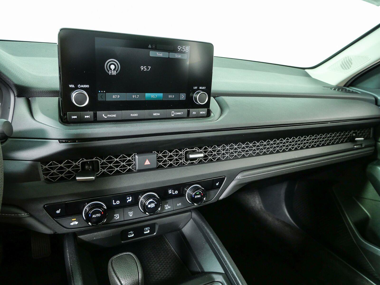 Used 2025 Honda Accord SE image 12