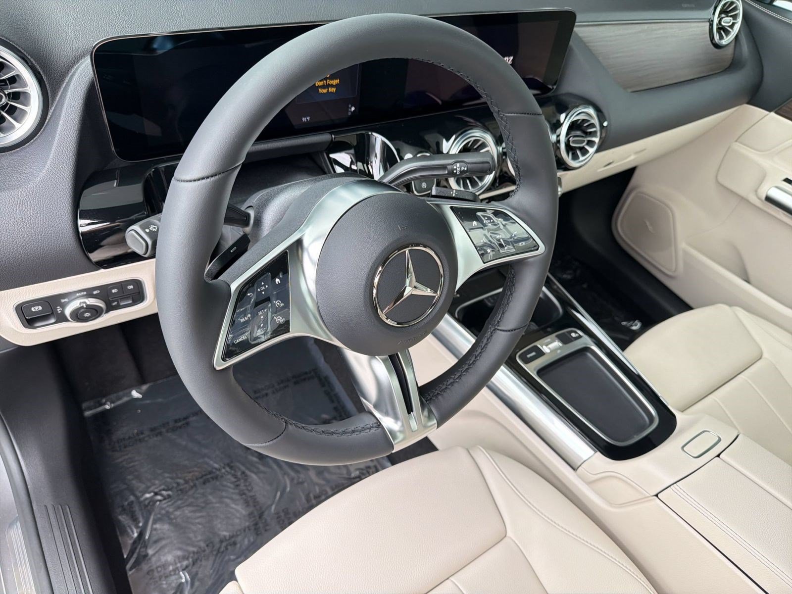 Used 2026 Mercedes-Benz GLA 250 image 4