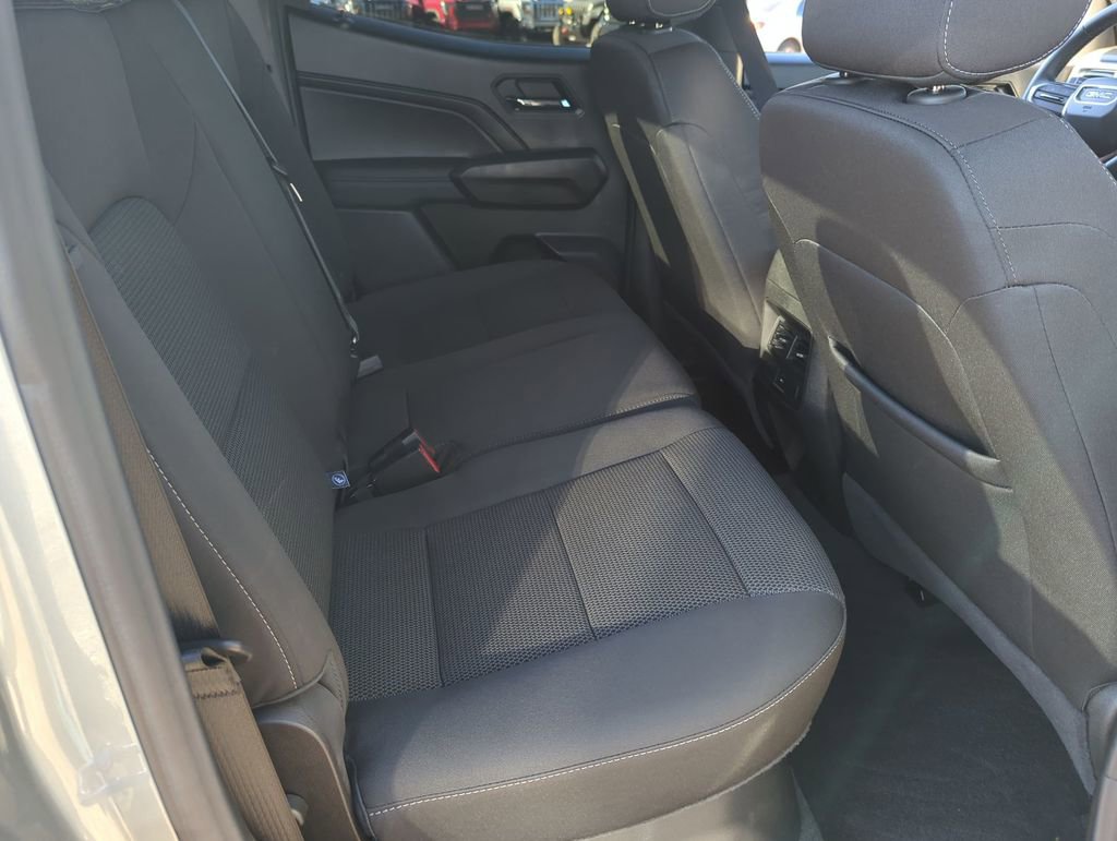 Used 2024 GMC Canyon Elevation image 23